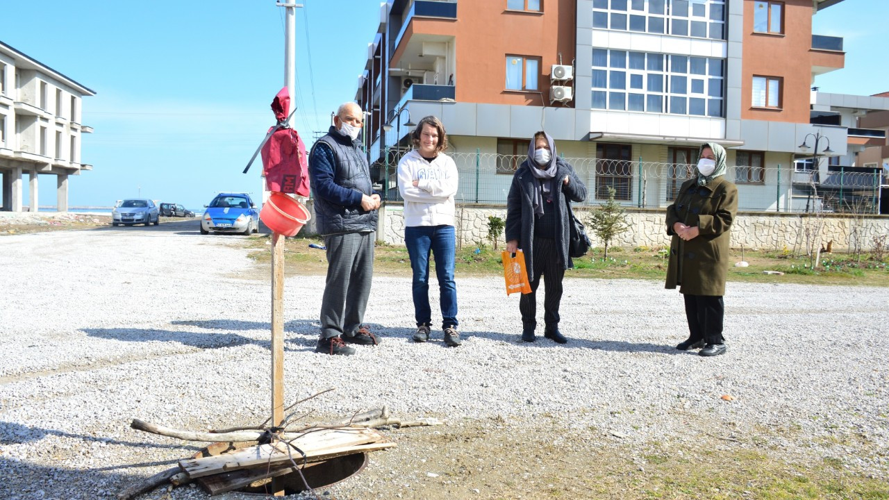 Rögar kapağı olmayan sokak tehlike saçıyor