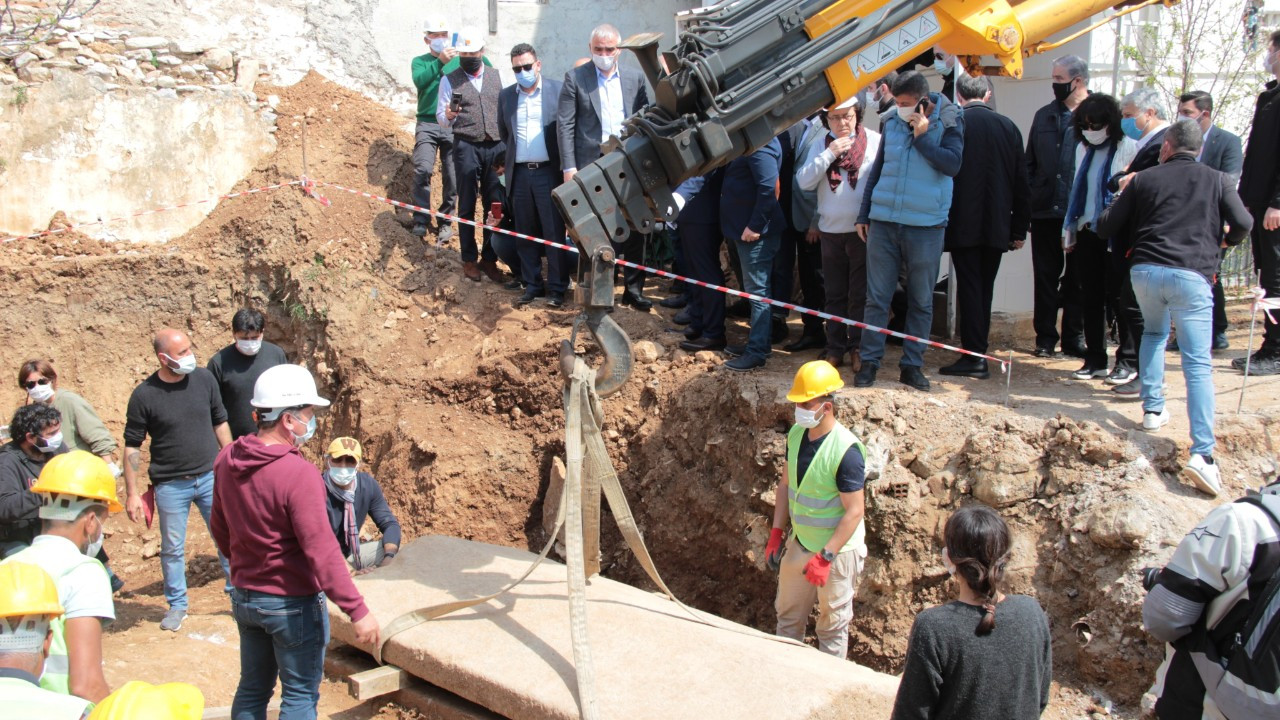 Dünya bunu konuşuyor - 2400 yıl sonra lahit mezar gün yüzüne çıktı