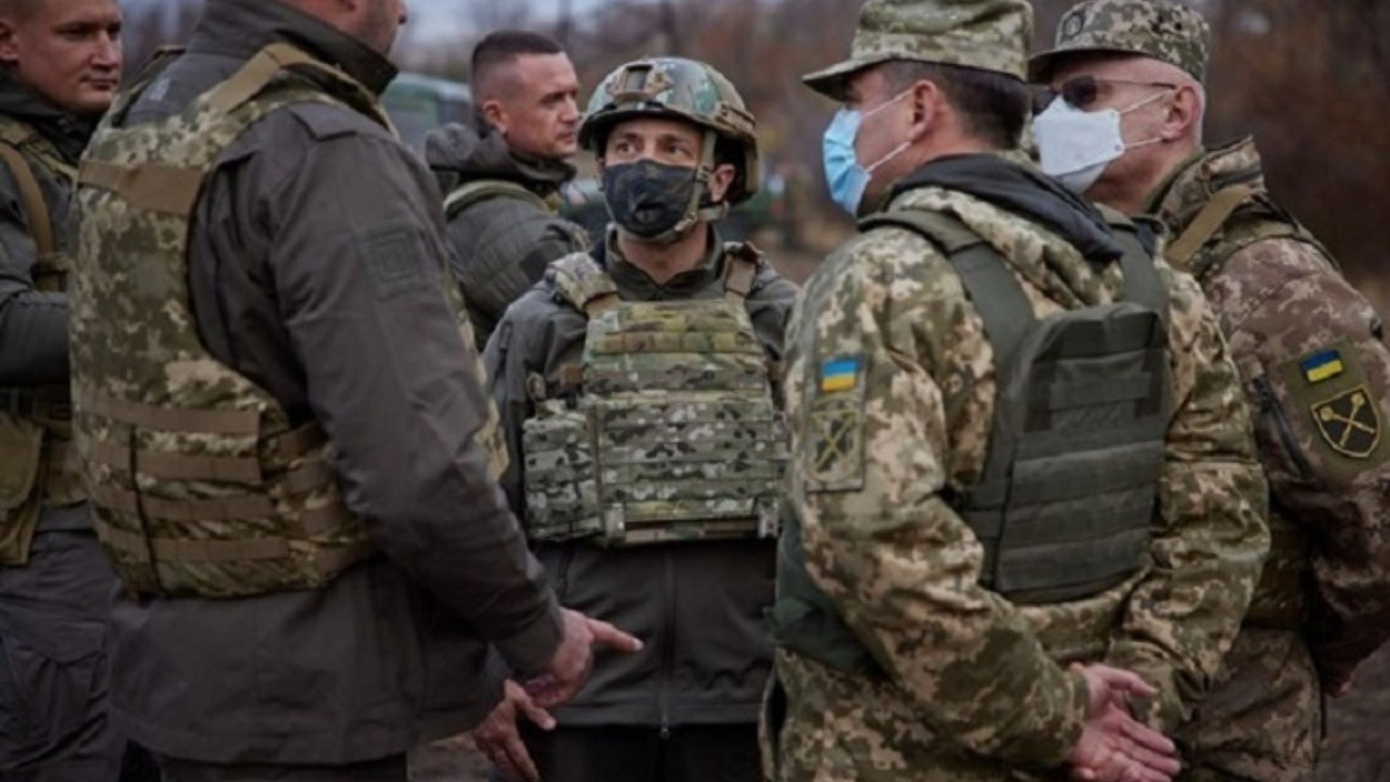 Ukrayna lideri Zelenskiy'den Donbas'da