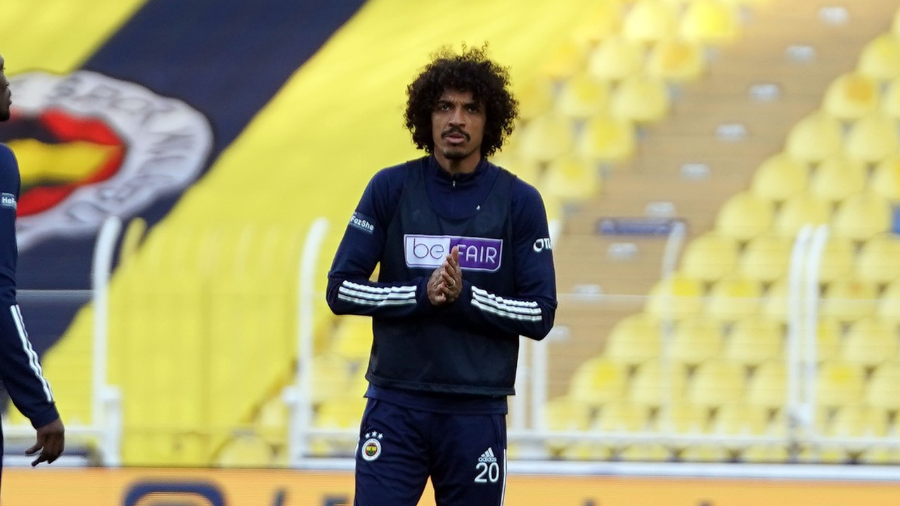 Fenerbahçe’nin Brezilyalı futbolcusu Gustavo ilk kez yedek