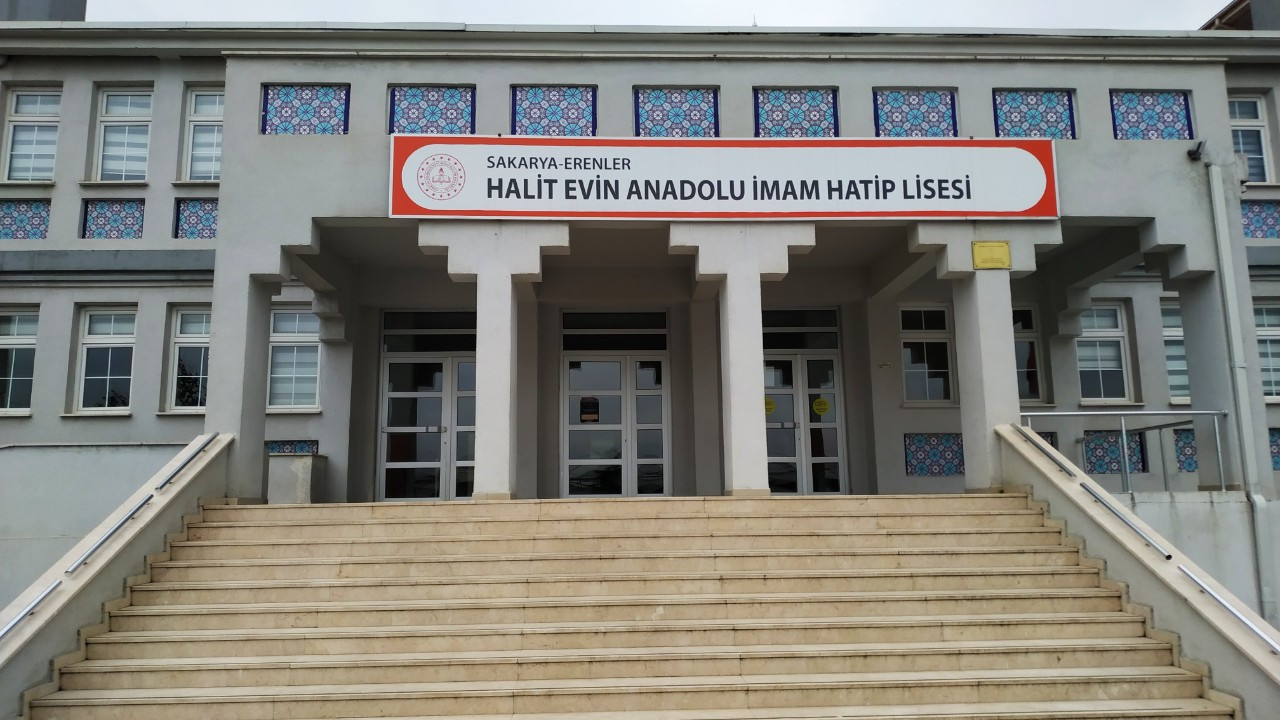 Halit Evin Anadolu İmam Hatip Lisesi Fen ve Sosyal Bilimler Proje Okulu oldu