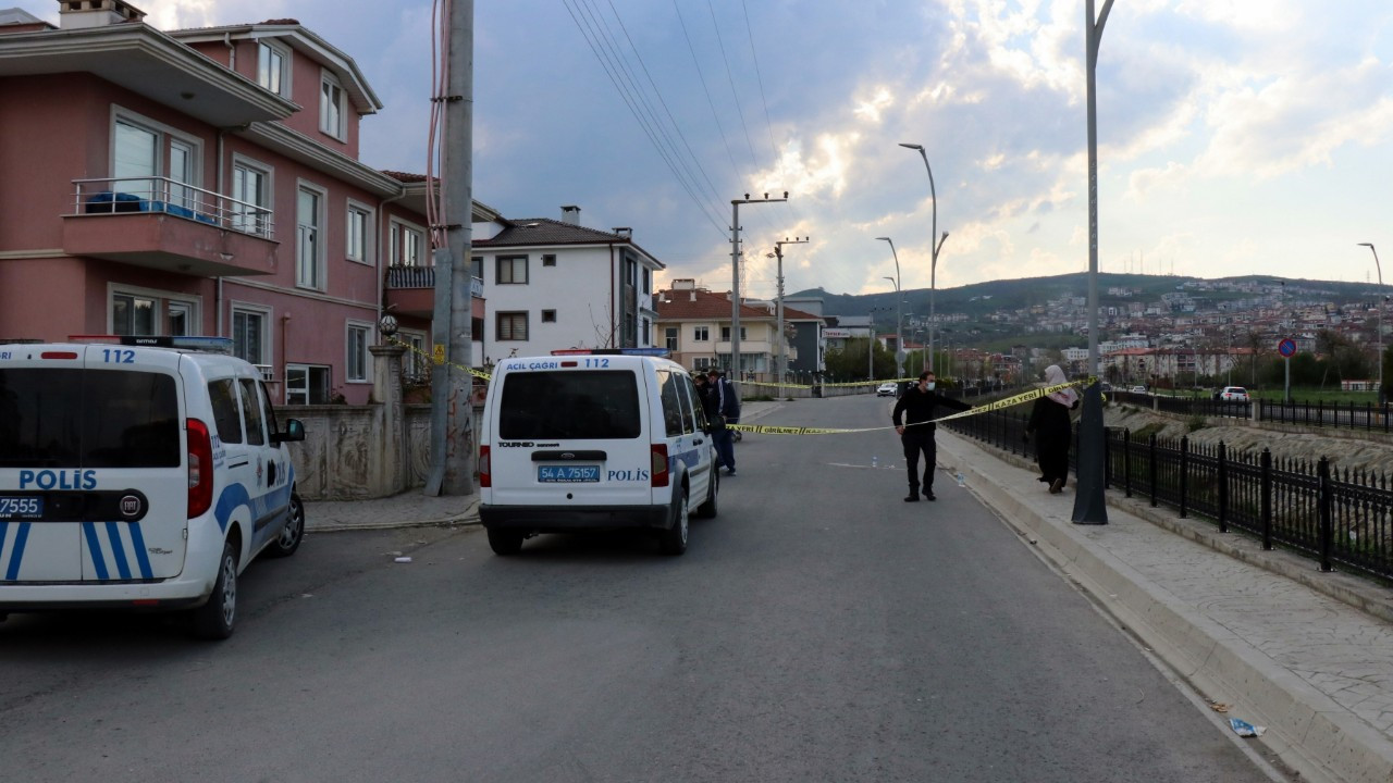 Serdivan'da pala ve silahlı dehşet