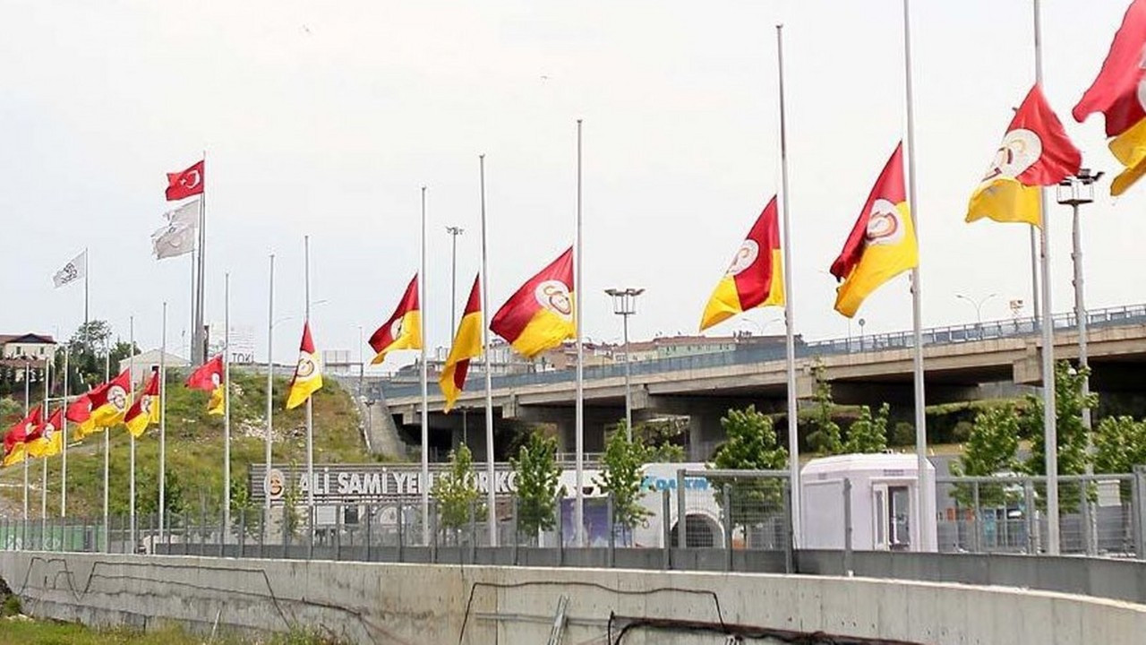 Galatasaray tesislerine silahlı baskın!