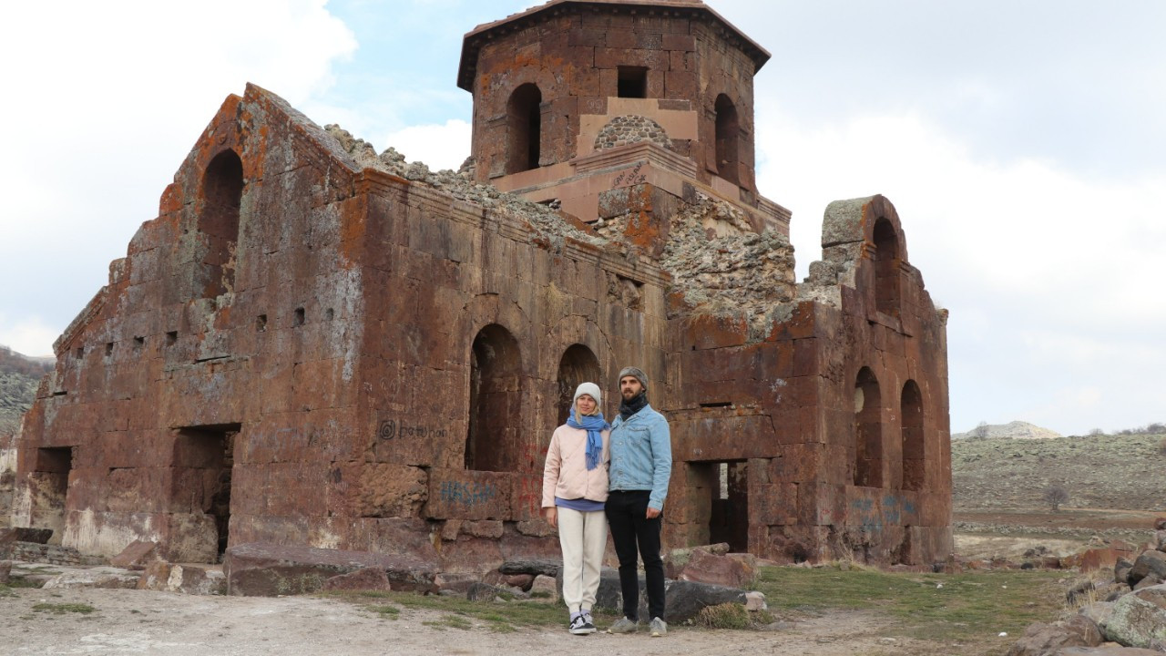 Kızıl Kilise'ye ziyaretçi akını