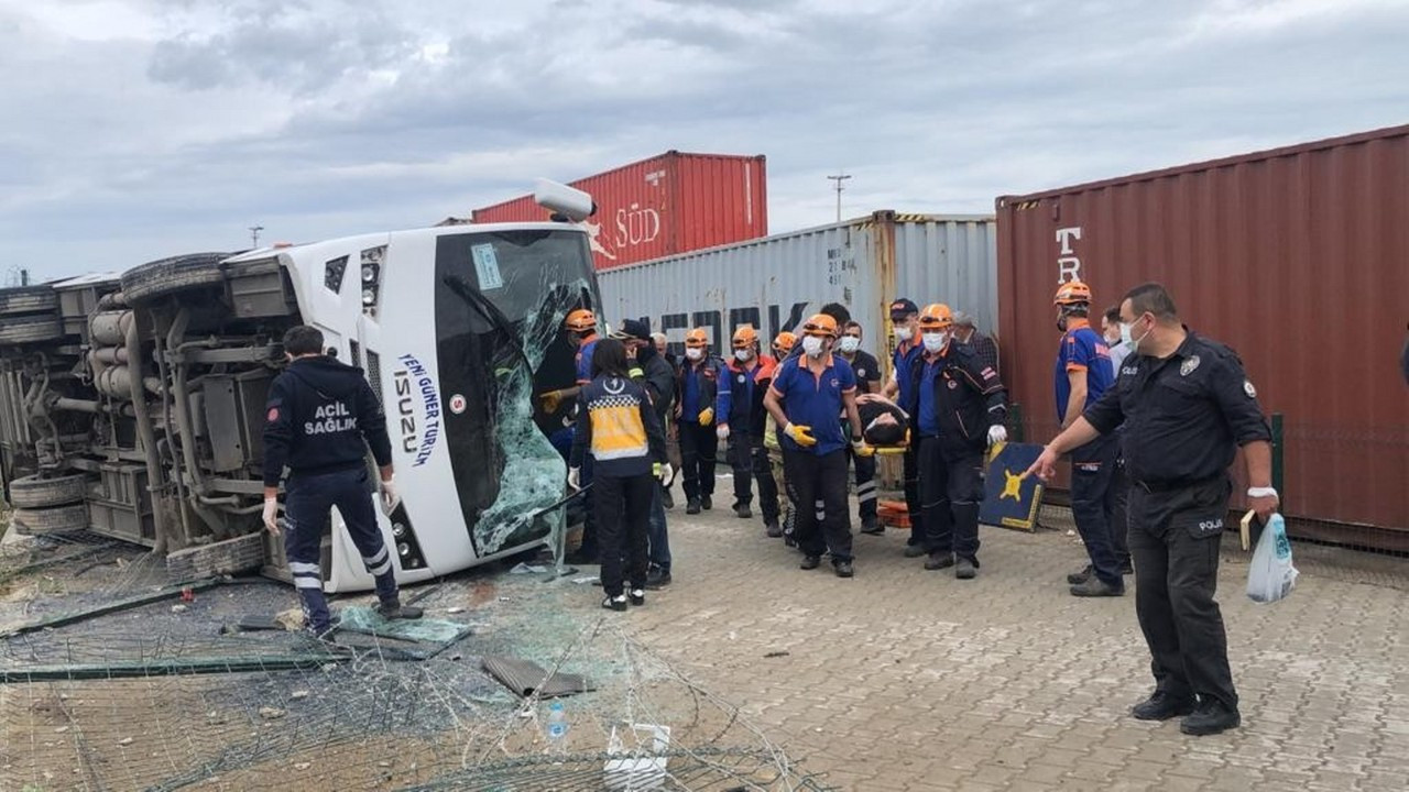 İşçi servisi kaza yaptı! Ölü ve yaralılar var