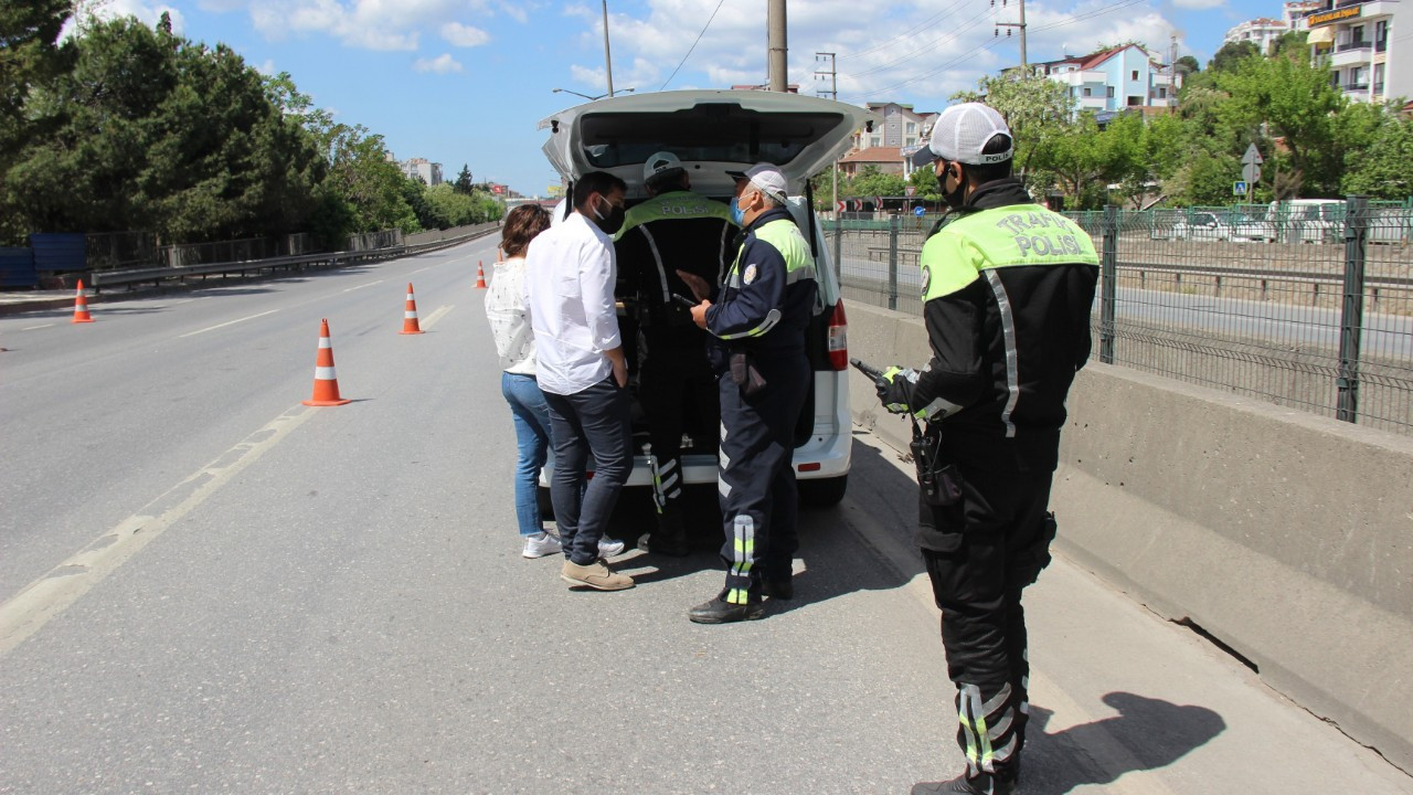 Denetime takılan iki avukata ceza