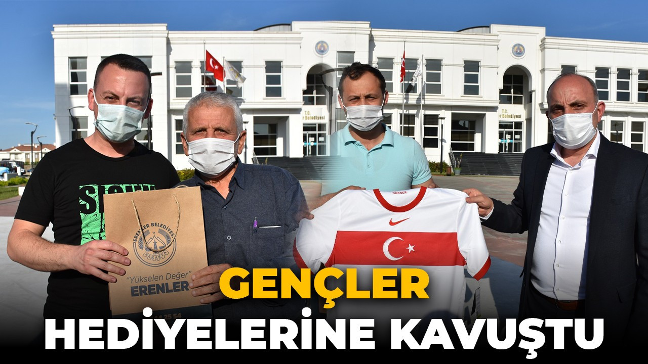 Gençler hediyelerine kavuştu