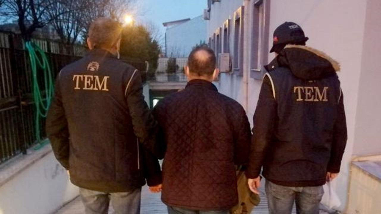 Polisten FETÖ'nün TSK Yapılanmasına Şafak Baskını