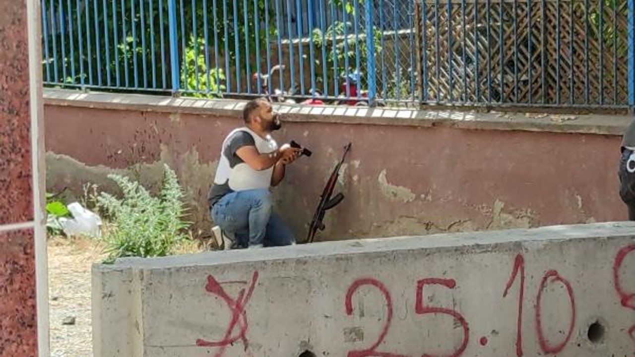 Karakol bahçesinde tüfekle ateş açan şüpheliye gözaltı