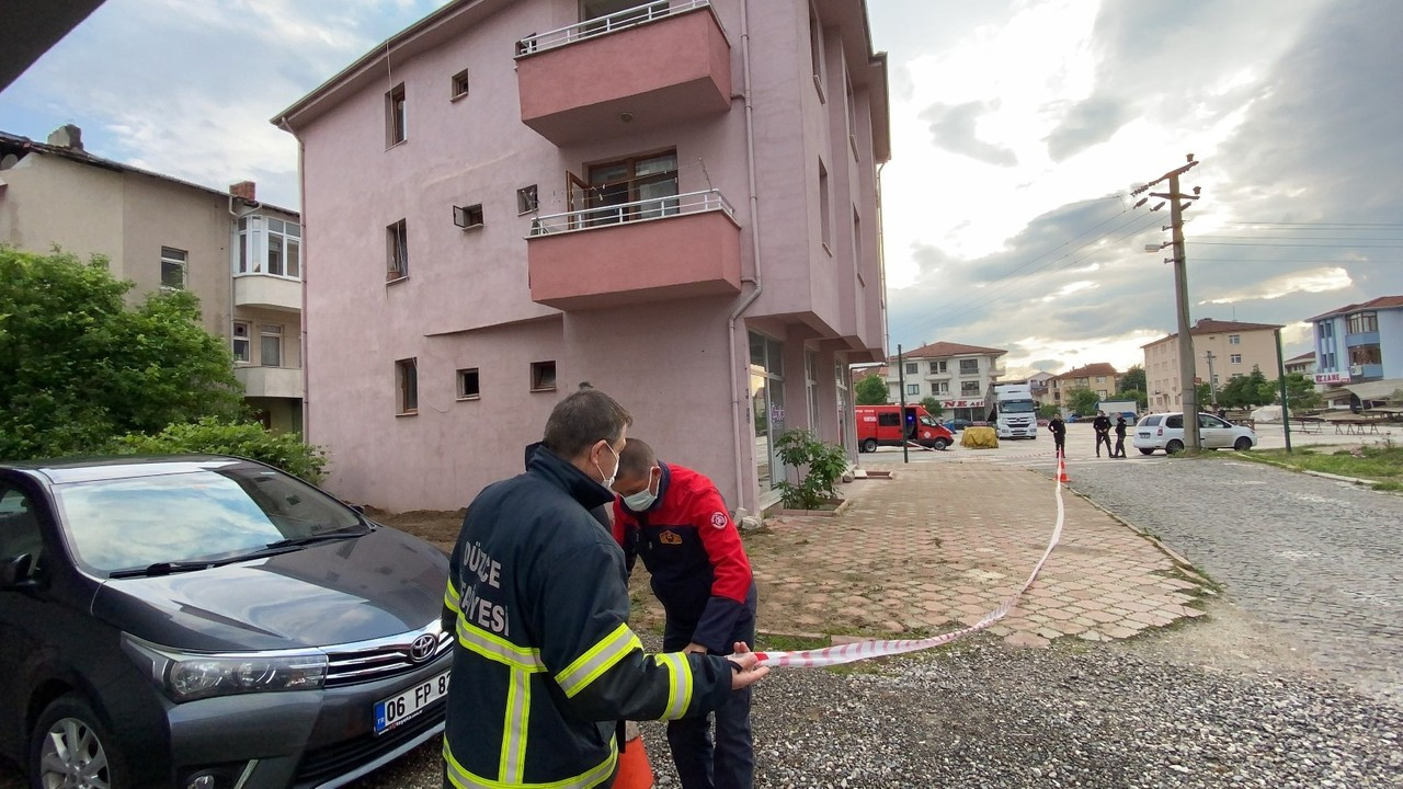 Düzce'de 3 katlı bina boşaltıldı. İşte nedeni..