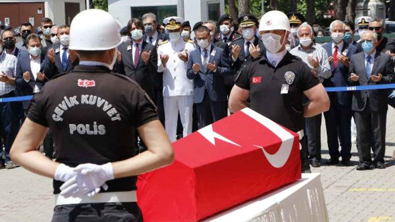 Çanakkale'de trafik kazasında şehit olan polis memuru için tören