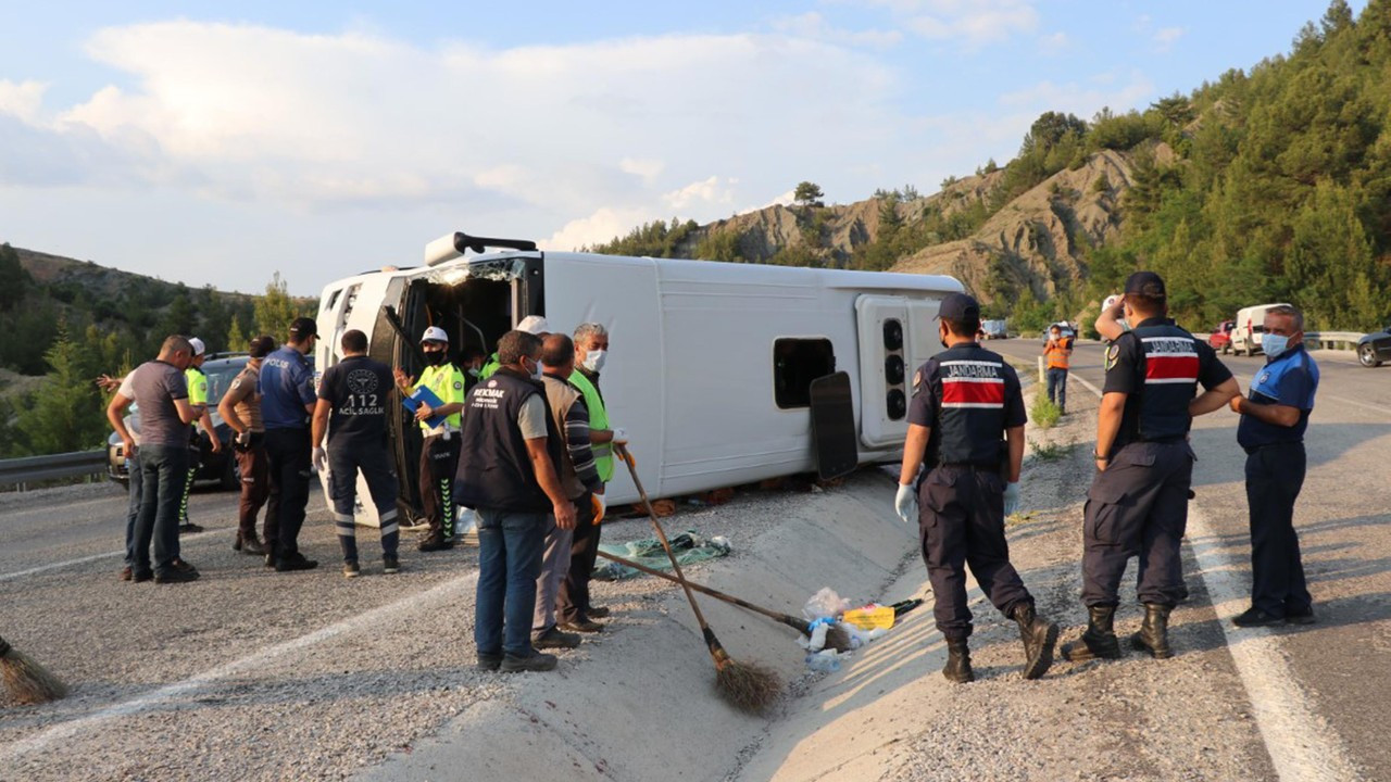 Denizli'deki kazada 25 yaralıdan 20'si taburcu oldu; sürücüye para cezası