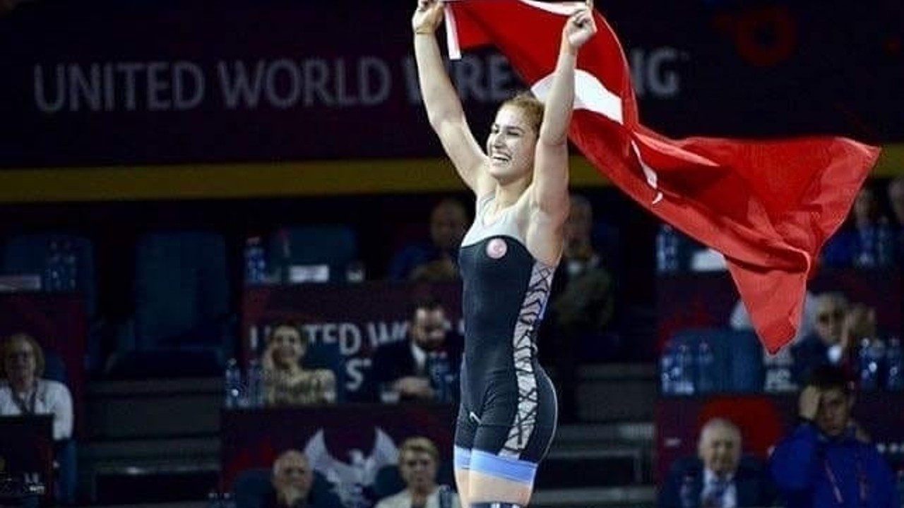 Buse Tosun, Poland Open Güreş Turnuvası’nda gümüş madalya kazandı