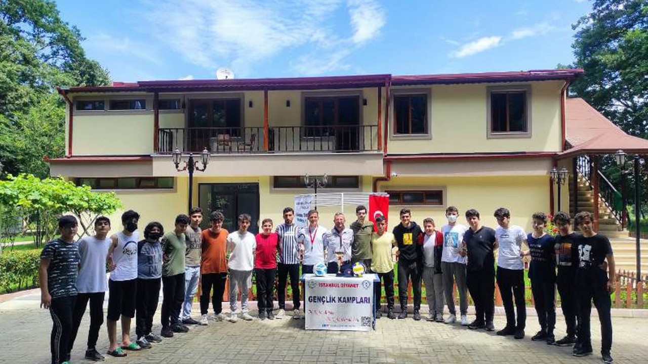 Her yıl düzenlenen yaz gençlik kampları başladı