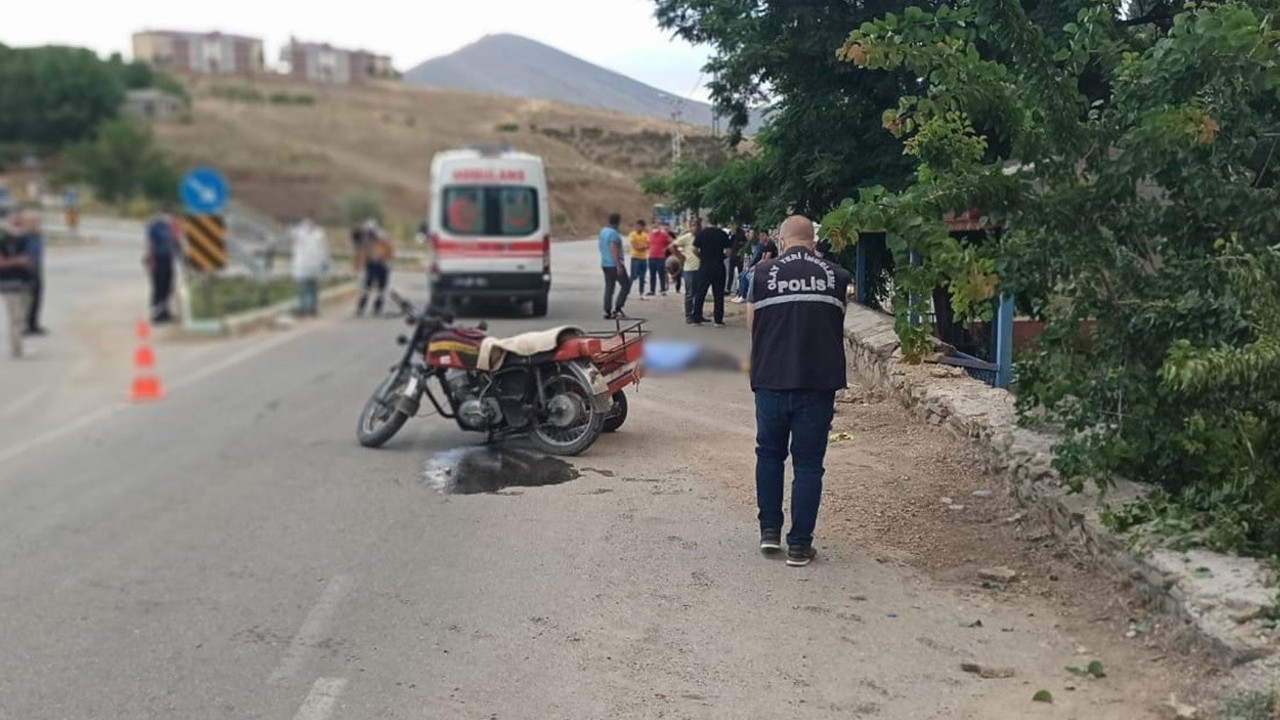 Kahramanmaraş'ta freni tutmayan motosiklet bahçe duvarına çarptı: 1 ölü, 2 yaralı