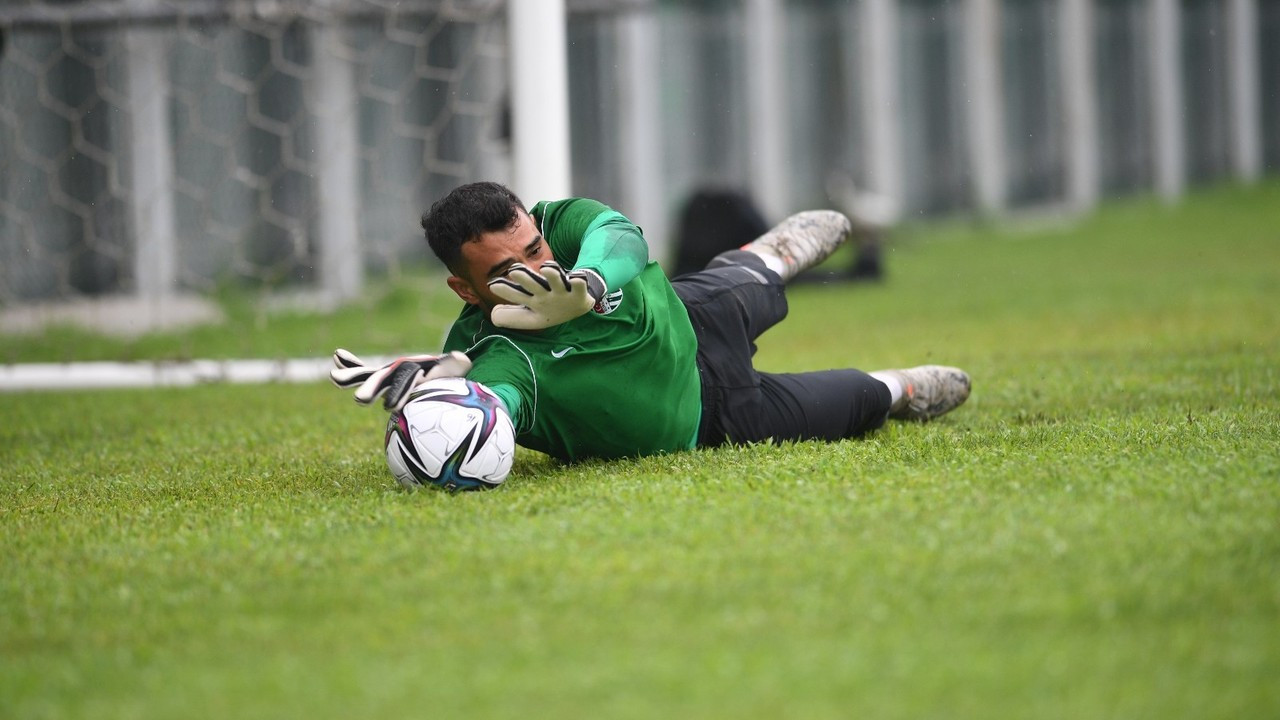 Bursaspor yağmur altında çalıştı