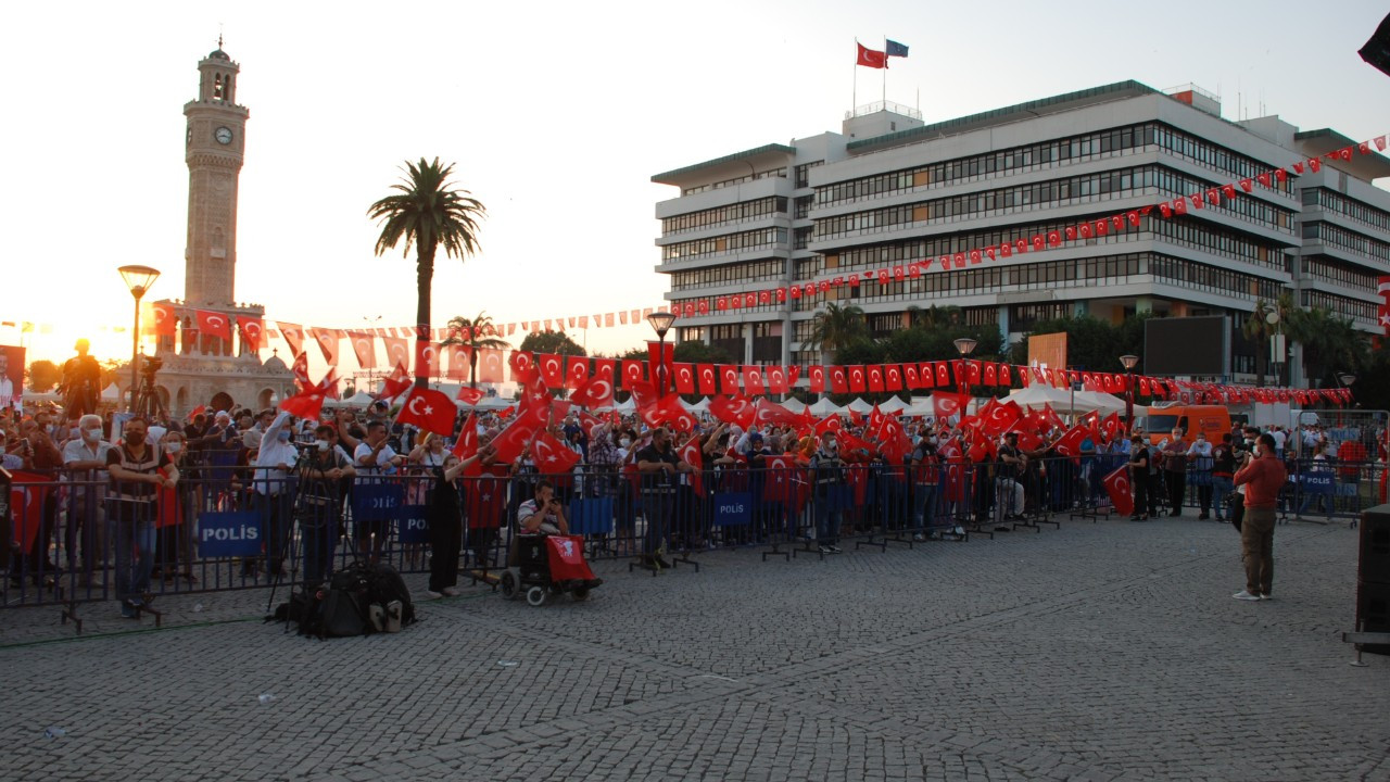 İzmir’de 15 Temmuz anması başladı