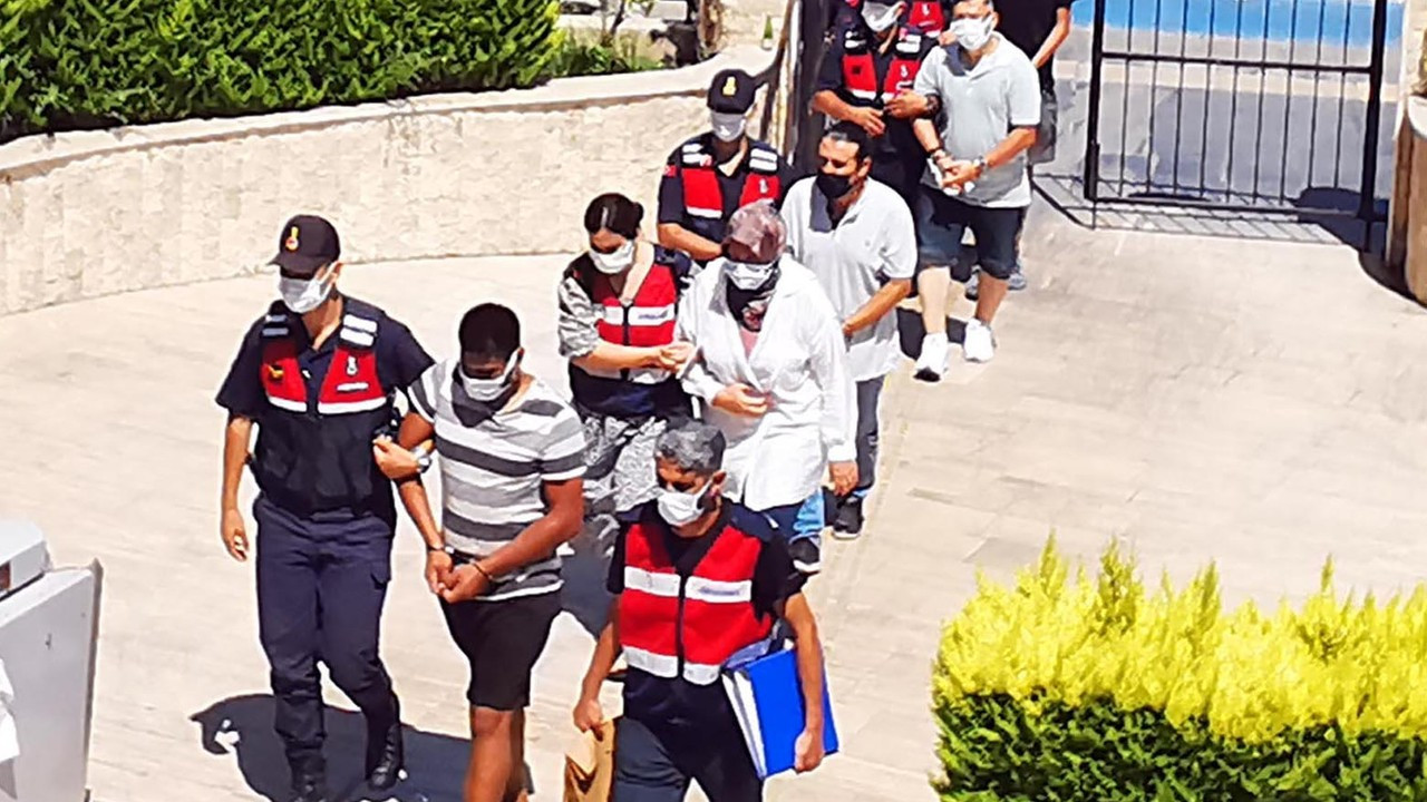 Jandarma ve MİT'ten FETÖ operasyonu;yatla kaçmak isterken yakalandılar