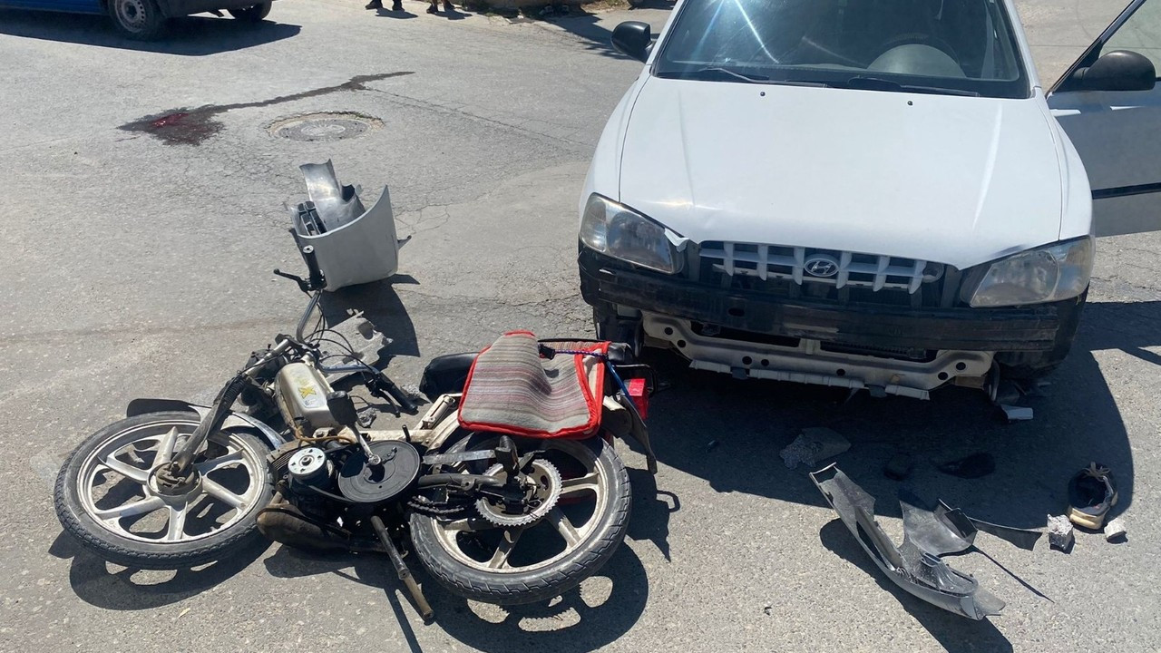 Otomobille çarpışan motosiklet sürücüsü yakalandı