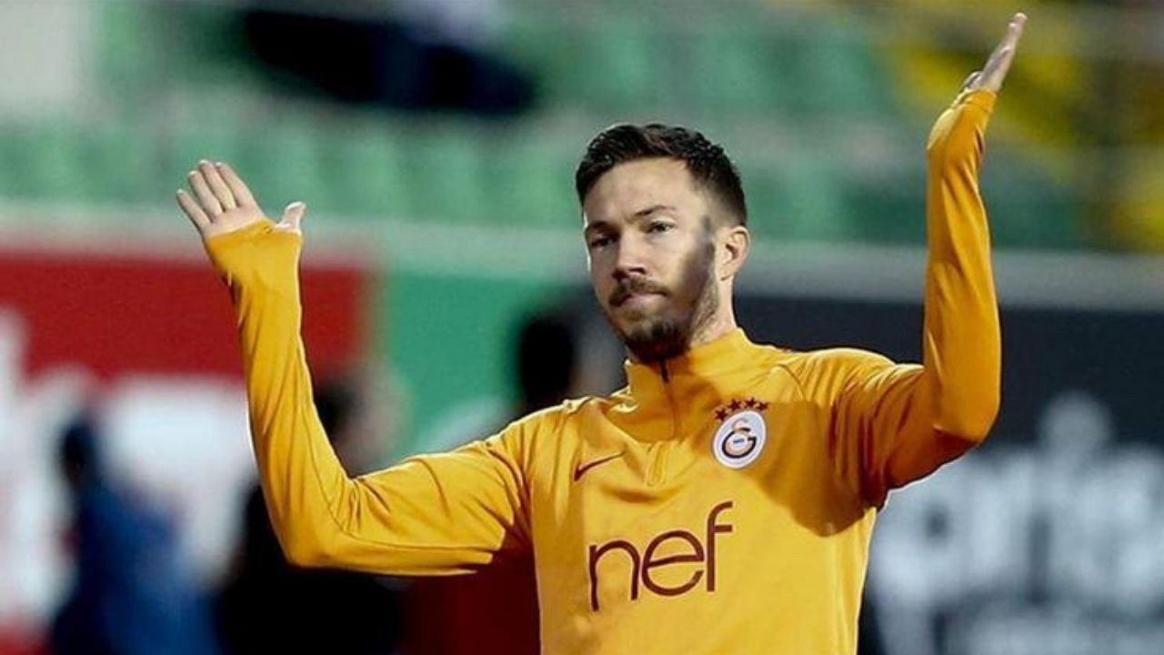Galatasaray'a duygu yüklü mesajla veda etti
