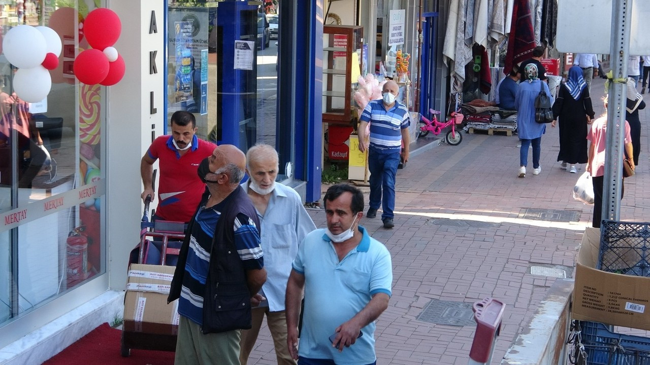 Zonguldak aşılamada maviye, vakada kırmızıya dönüyor