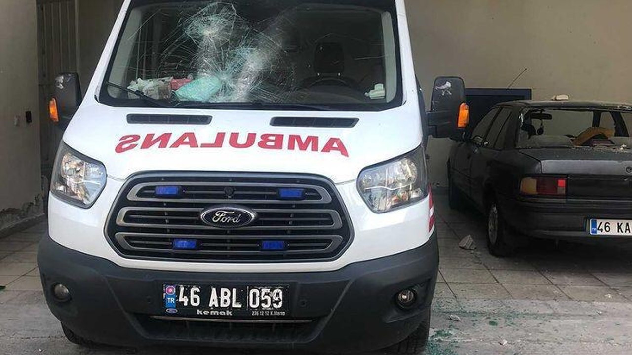 112 istasyonuna ve ambulansa taşla saldırı!