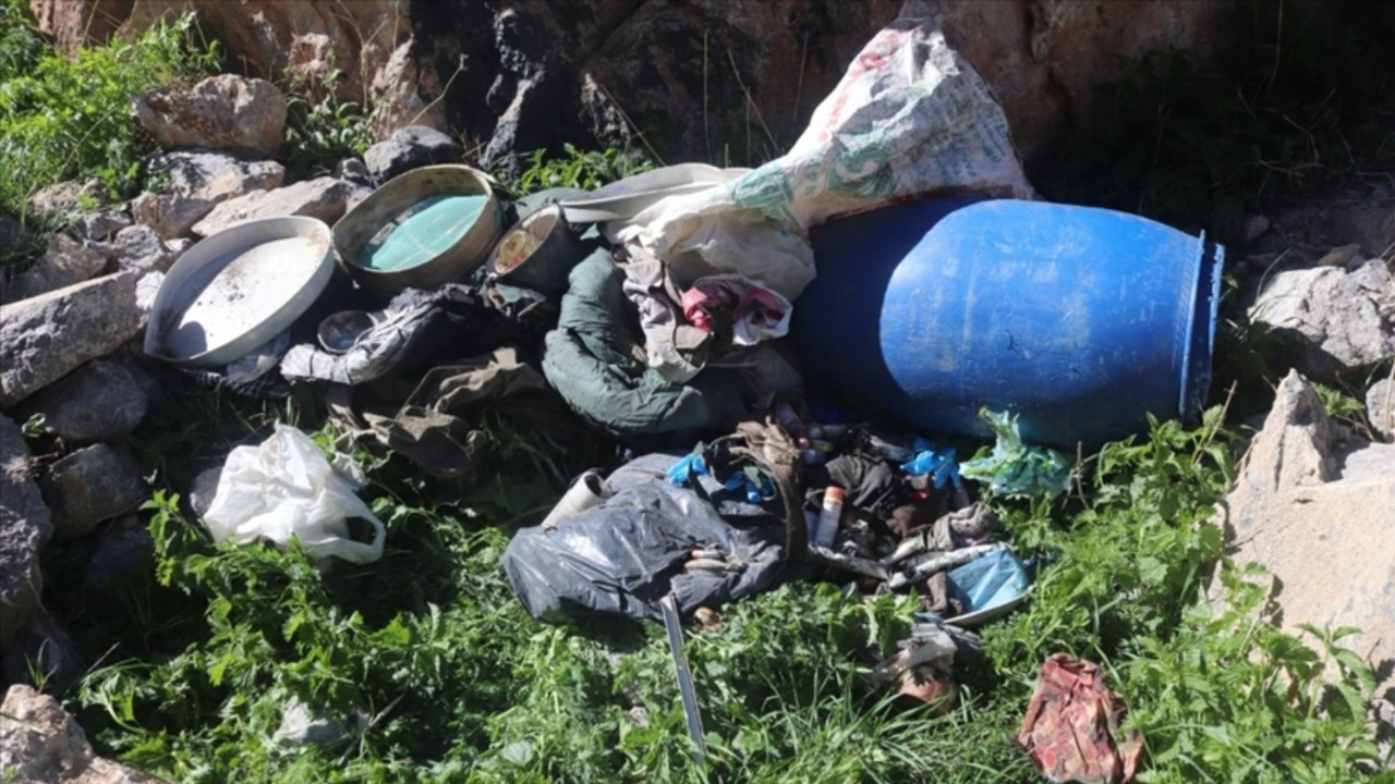 PKK'ya ait taarruz tipi el bombaları ve mühimmat ele geçirildi