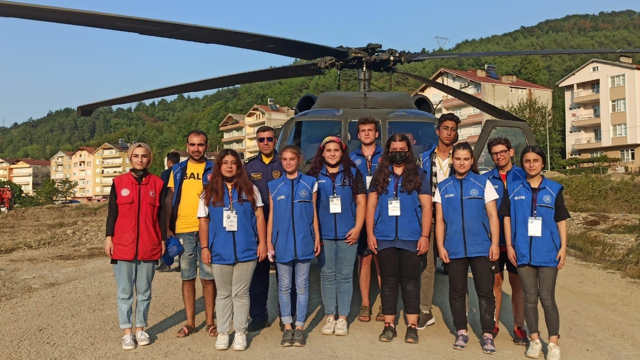 Bakan Soylu’dan Gençlik Merkezi gönüllülerine helikopter jesti