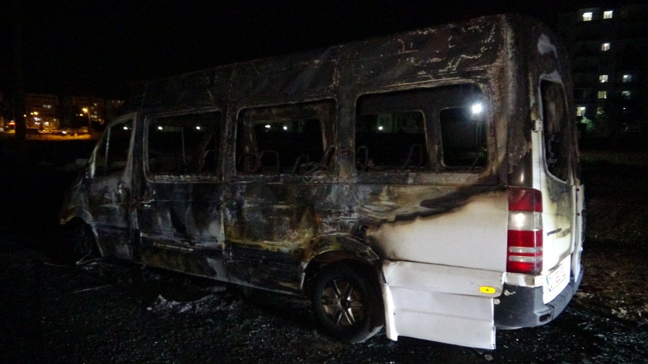 Seyir halindeyken aniden alev aldı, bomba gibi patladı