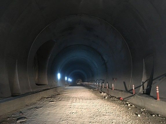Dünyanın üçüncü en uzun çift tüplü kara yolu tüneli Zigana’da sona yaklaşıldı - Sayfa 3