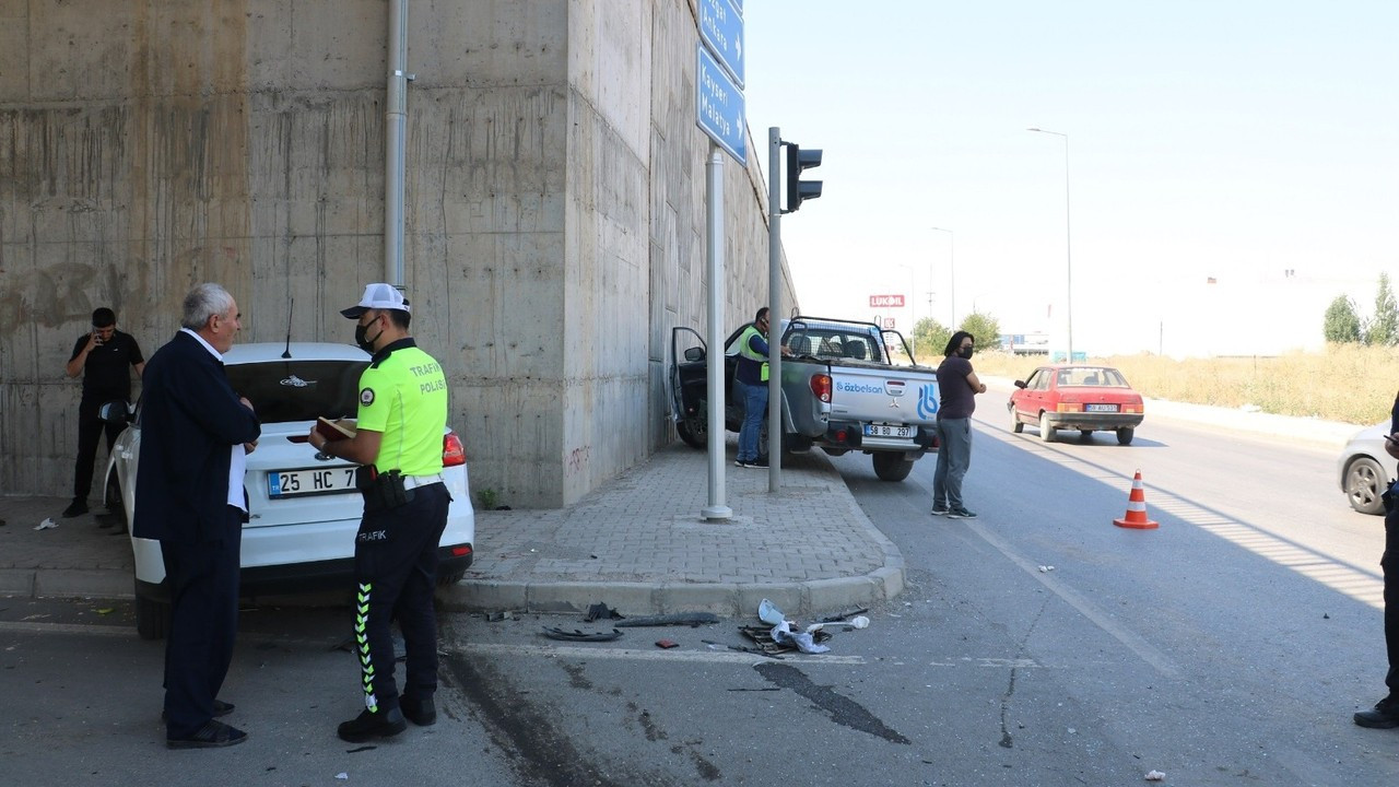 Sivas’ta trafik kazası 3 yaralı