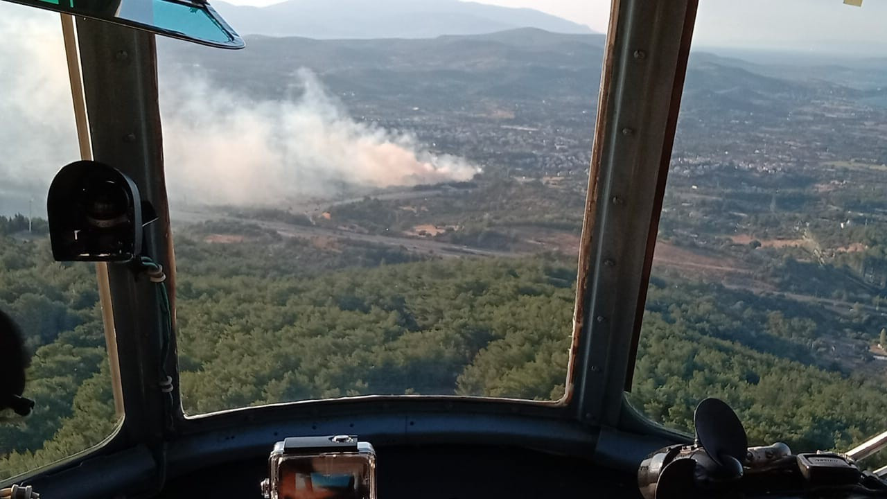 İzmir’de ziraat arazisinde çıkan yangın kontrol altında