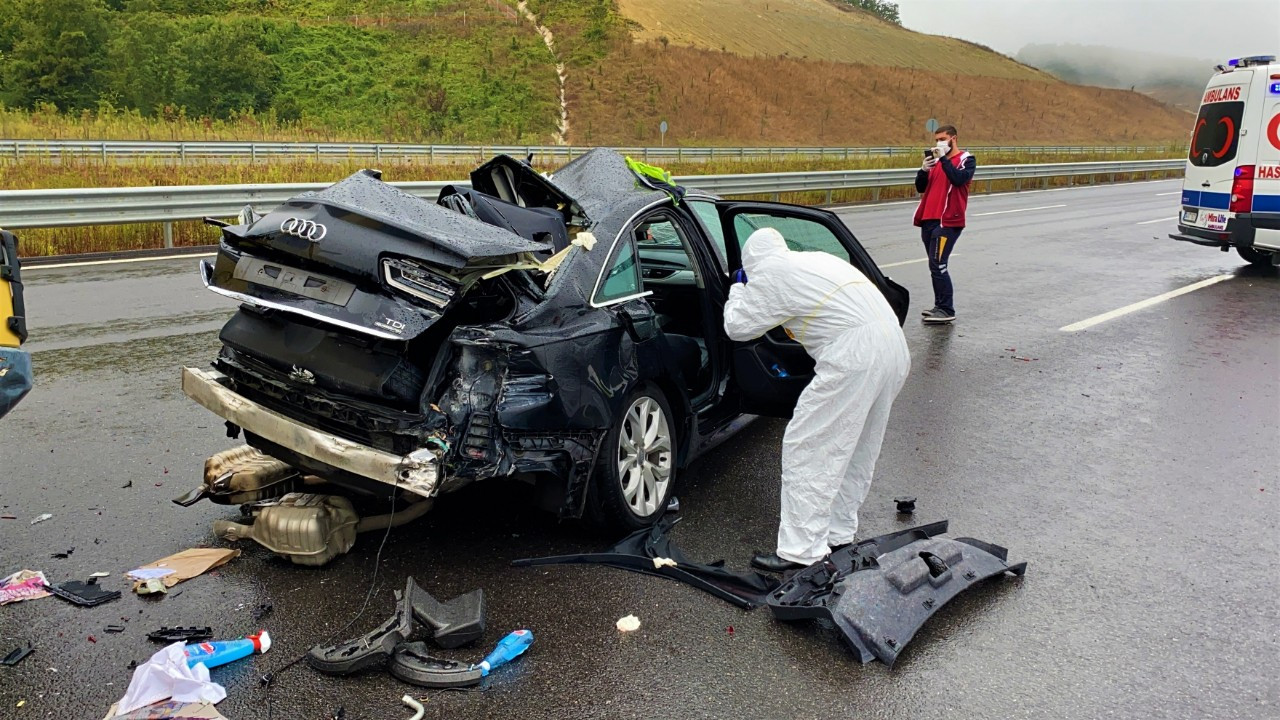 Kocaeli'de korkunç kaza! Paramparça olan otomobilde can verdi