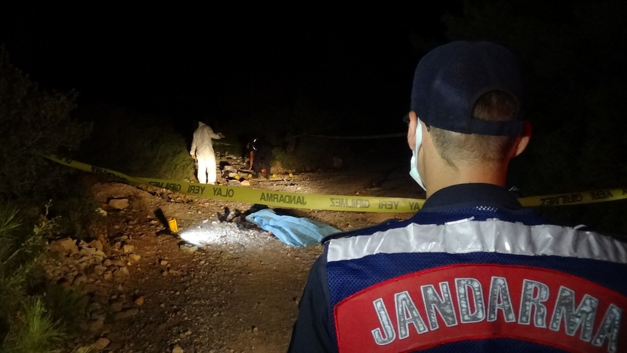 İzmir’de ormanlık alanda erkek cesedi bulundu