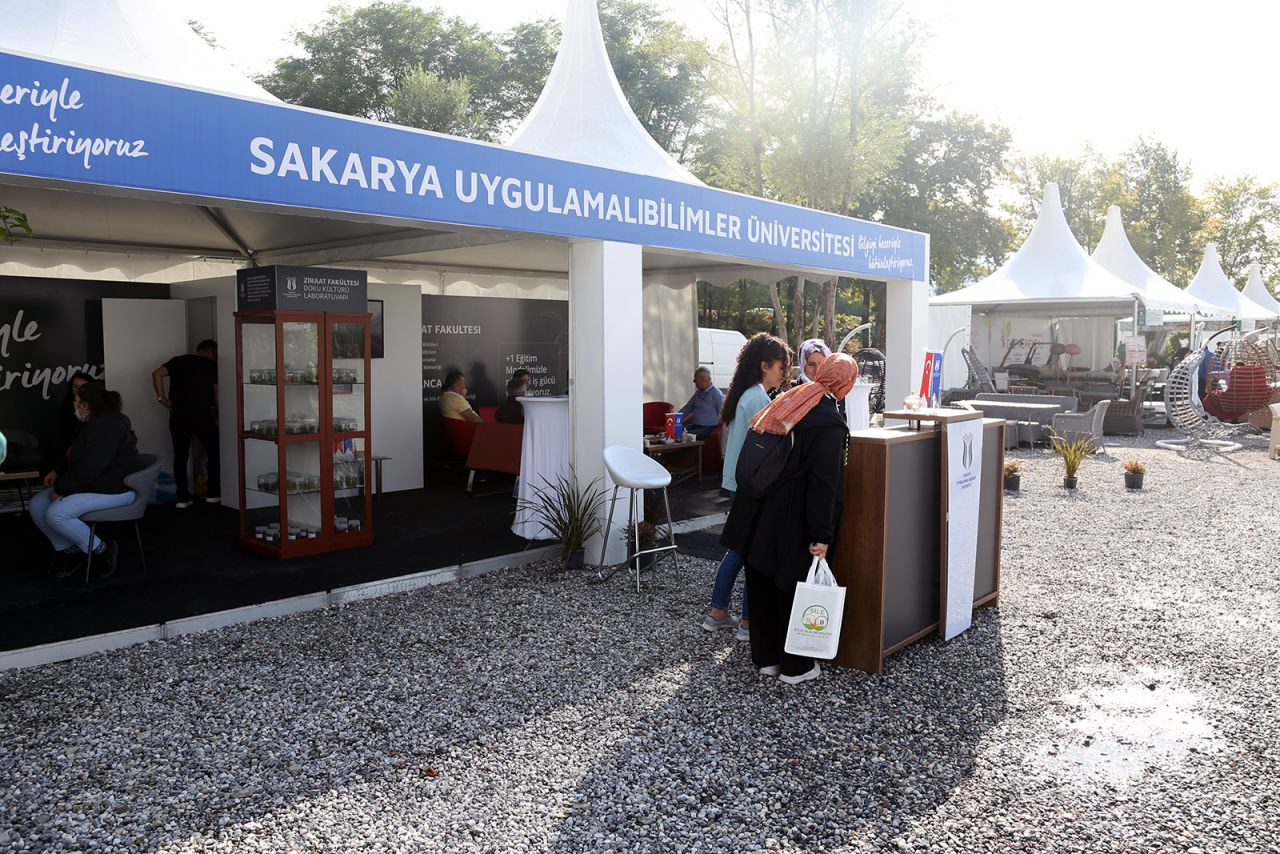 SUBÜ  Peyzaj ve Süs Bitkileri Fuarında - Sayfa 9