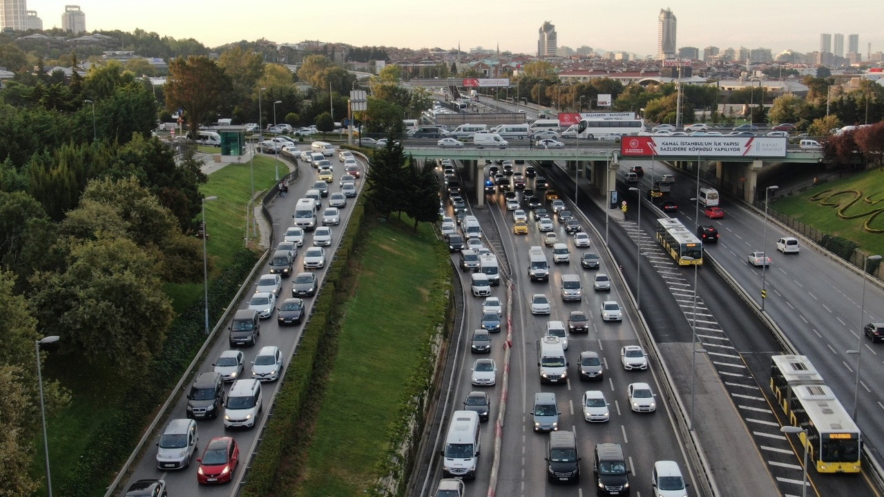 İstanbul’da trafik mesaisi erken başladı