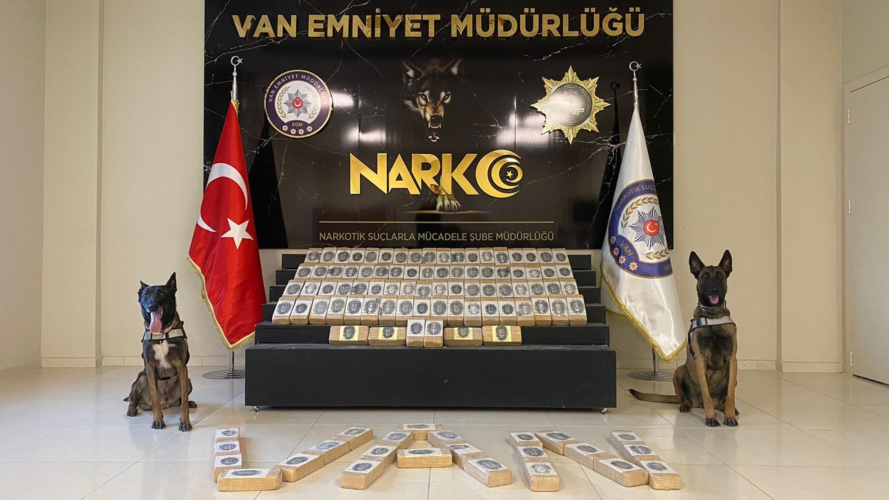 Van'da uyuşturucu operasyonu! 122 kilo uyuşturucu ele geçirildi