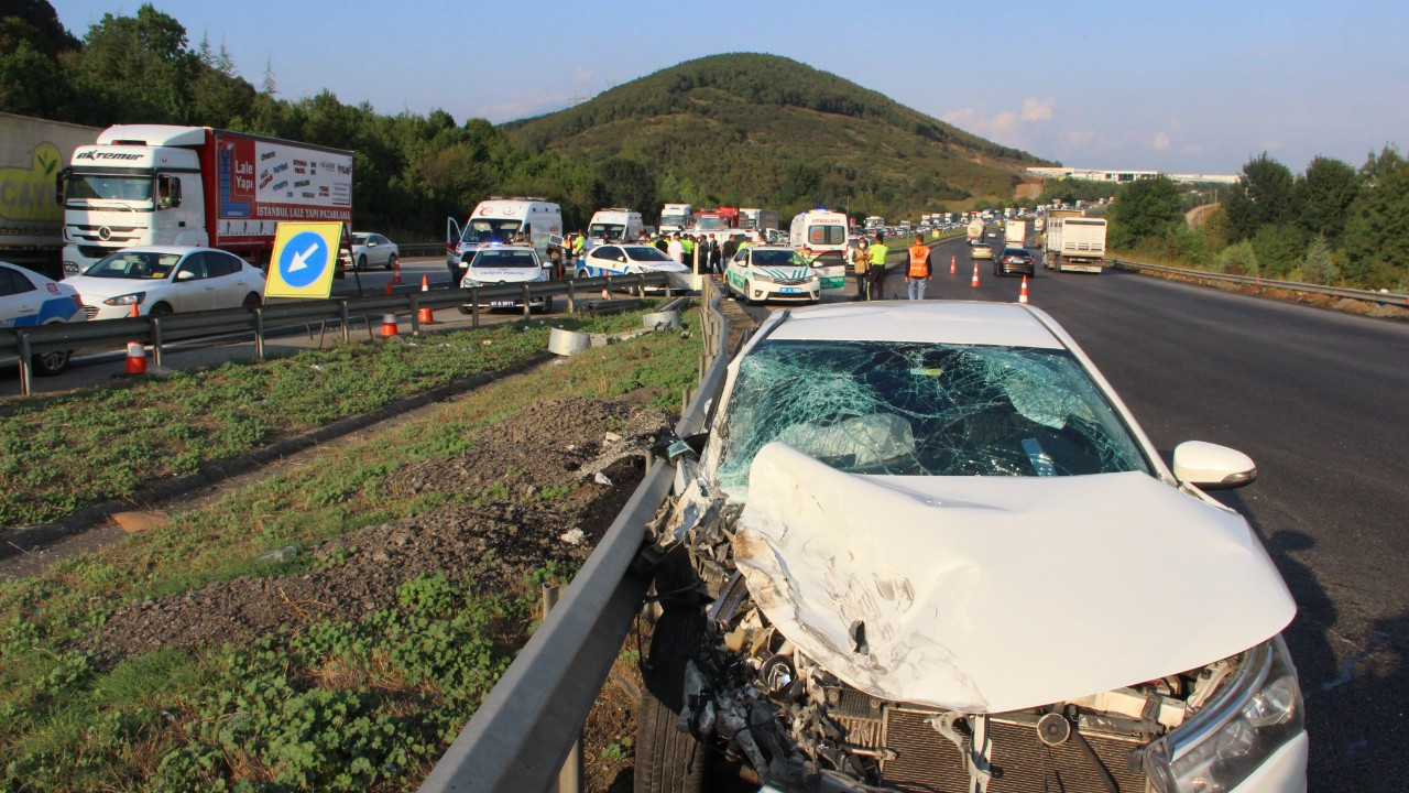 Düzce TEM otoyolunda feci kaza: 8 yaralı