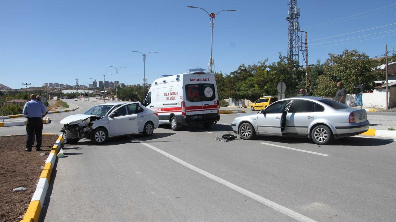 Elazığ’da trafik kazası: 2 yaralı