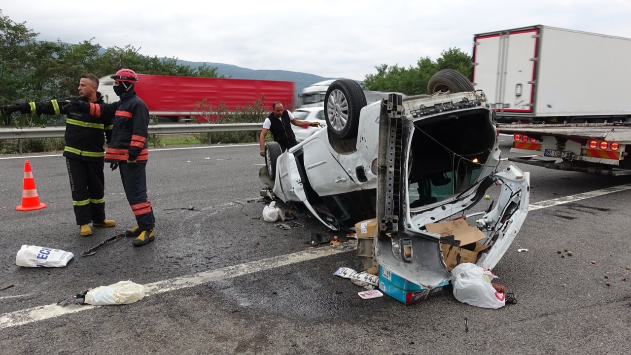 Düzce'de kontrolden çıkan otomobil takla attı: 2 yaralı