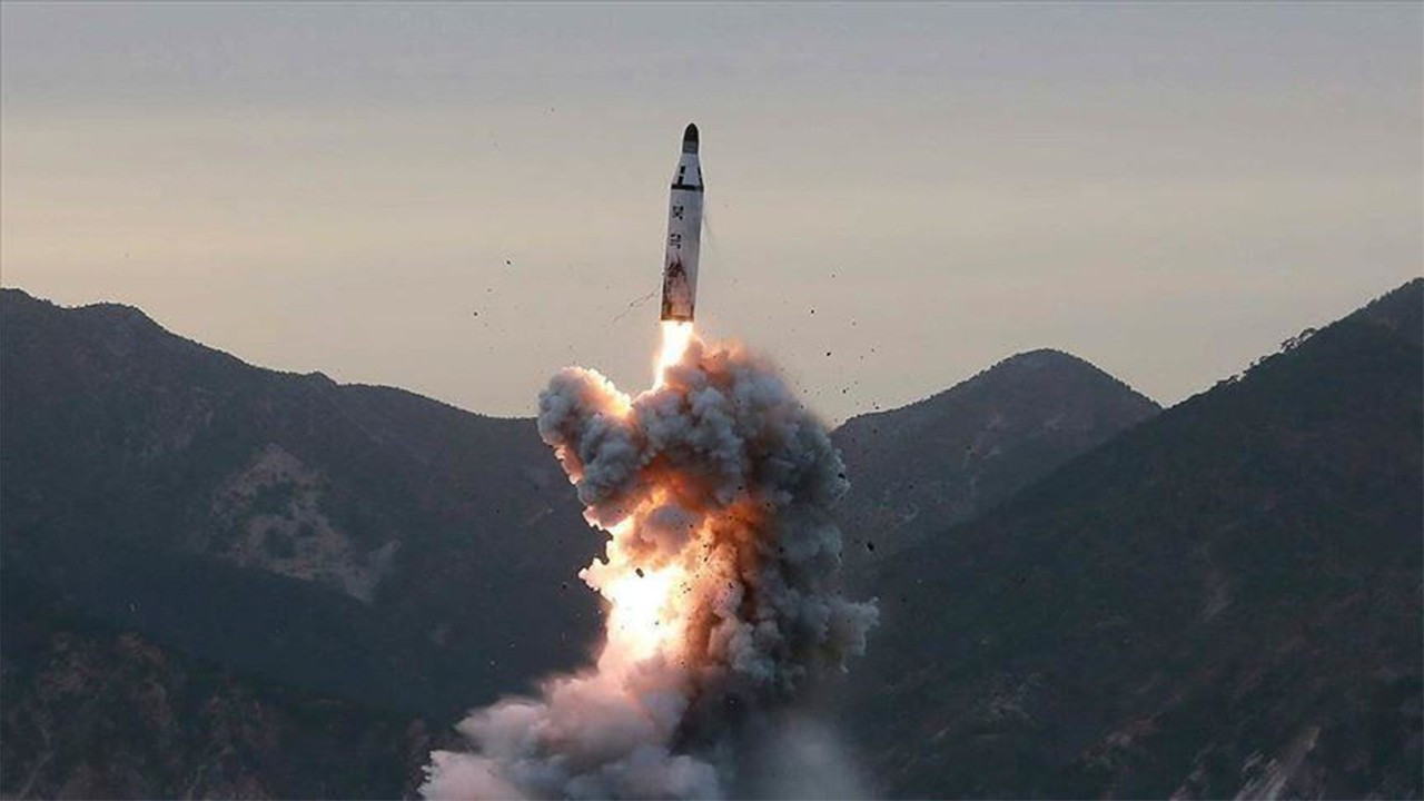 Japonya: Kuzey Kore 'balistik' füze denemesi yaptı
