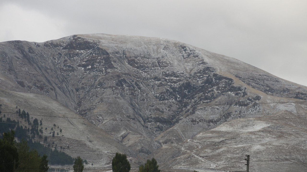 Erzurum’da zirve beyaza büründü