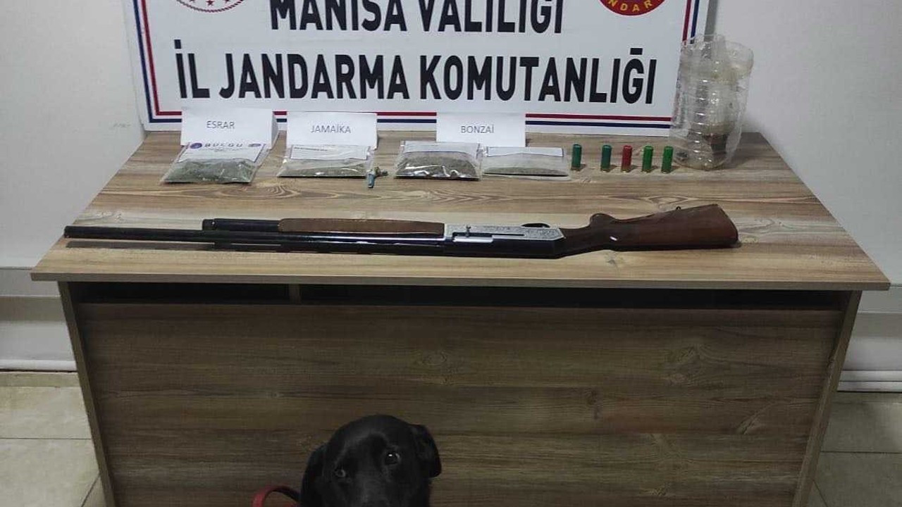 Evde saklanan uyuşturucuyu narkotik köpeği ’Arya’ buldu