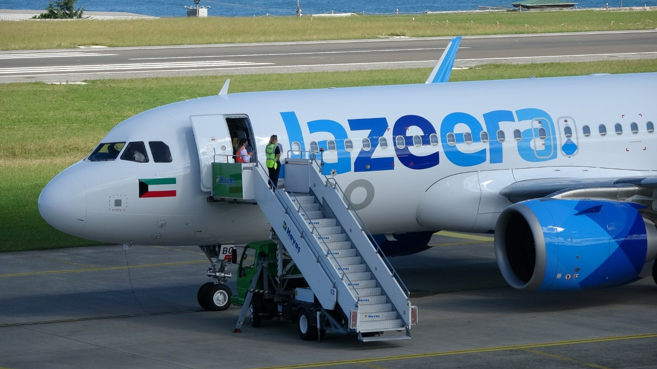 Cezire Havayolları'na ait uçak bomba ihbarı üzerine Trabzon'a acil iniş yaptı
