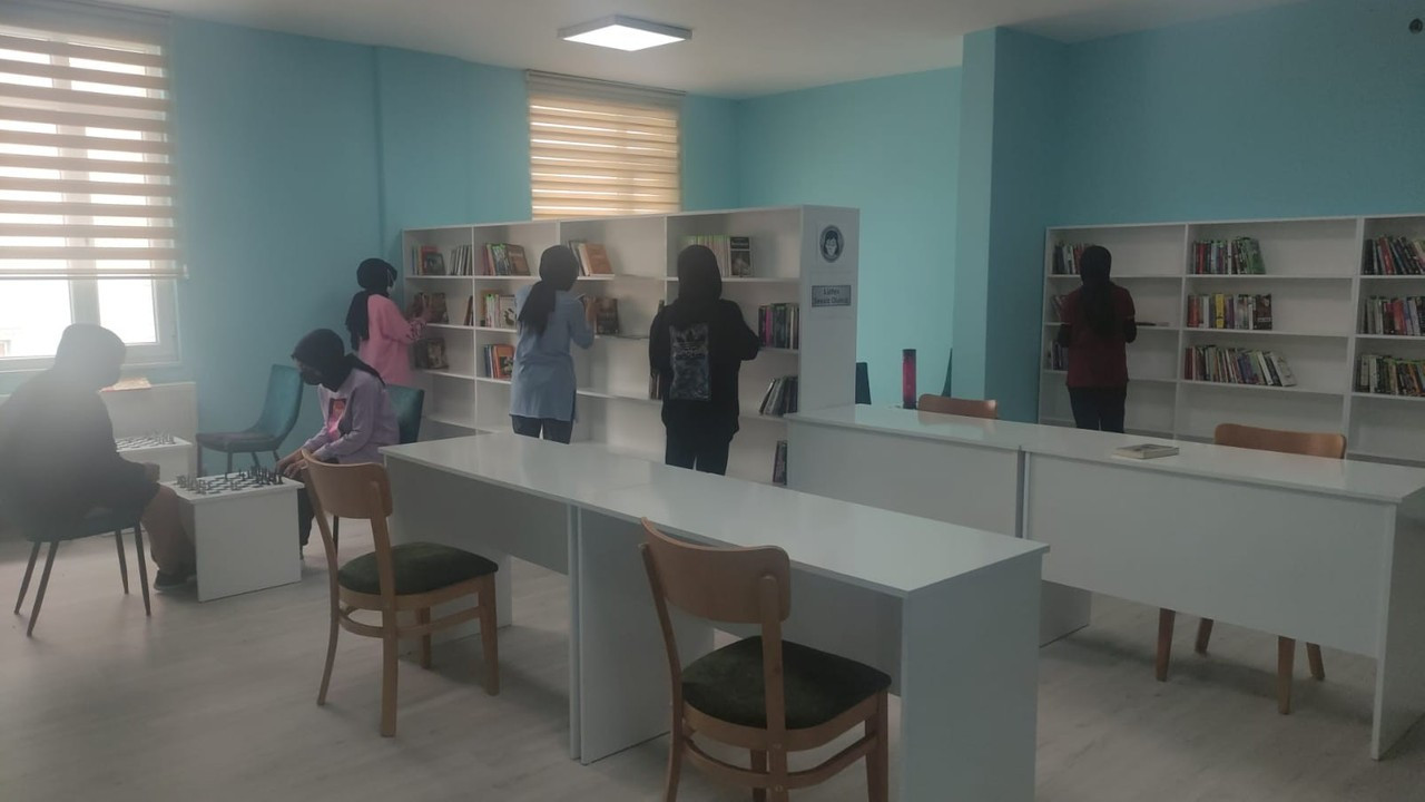 Kadışehri İlçesine Halk Kütüphanesi açıldı