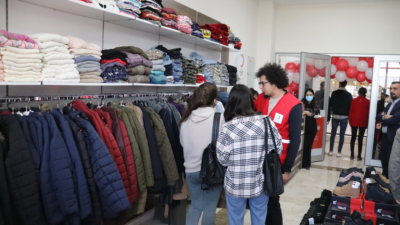 Türk Kızılay, 47'nci butik mağazasını Ağrı İbrahim Çeçen Üniversitesi'nde açtı