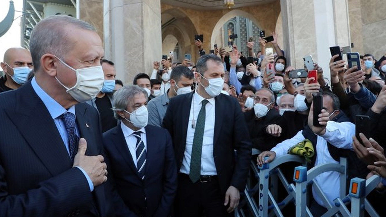 Cumhurbaşkanı Erdoğan cuma namazını Taksim Camisi'nde kıldı