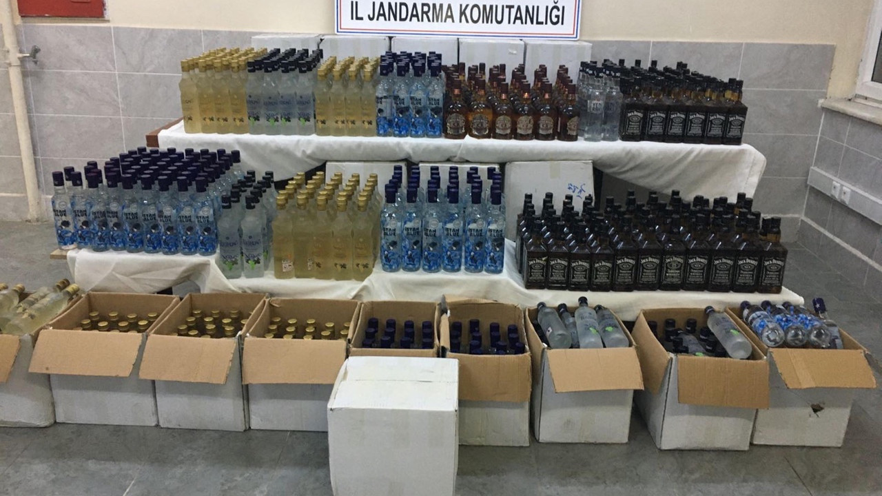 Manisa'da 701 şişe kaçak içki ele geçirildi