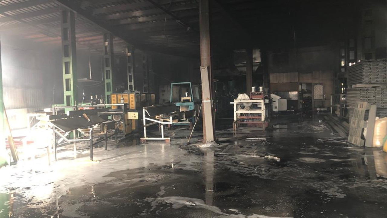 Fabrikada çıkan yangında maddi zarar meydana geldi