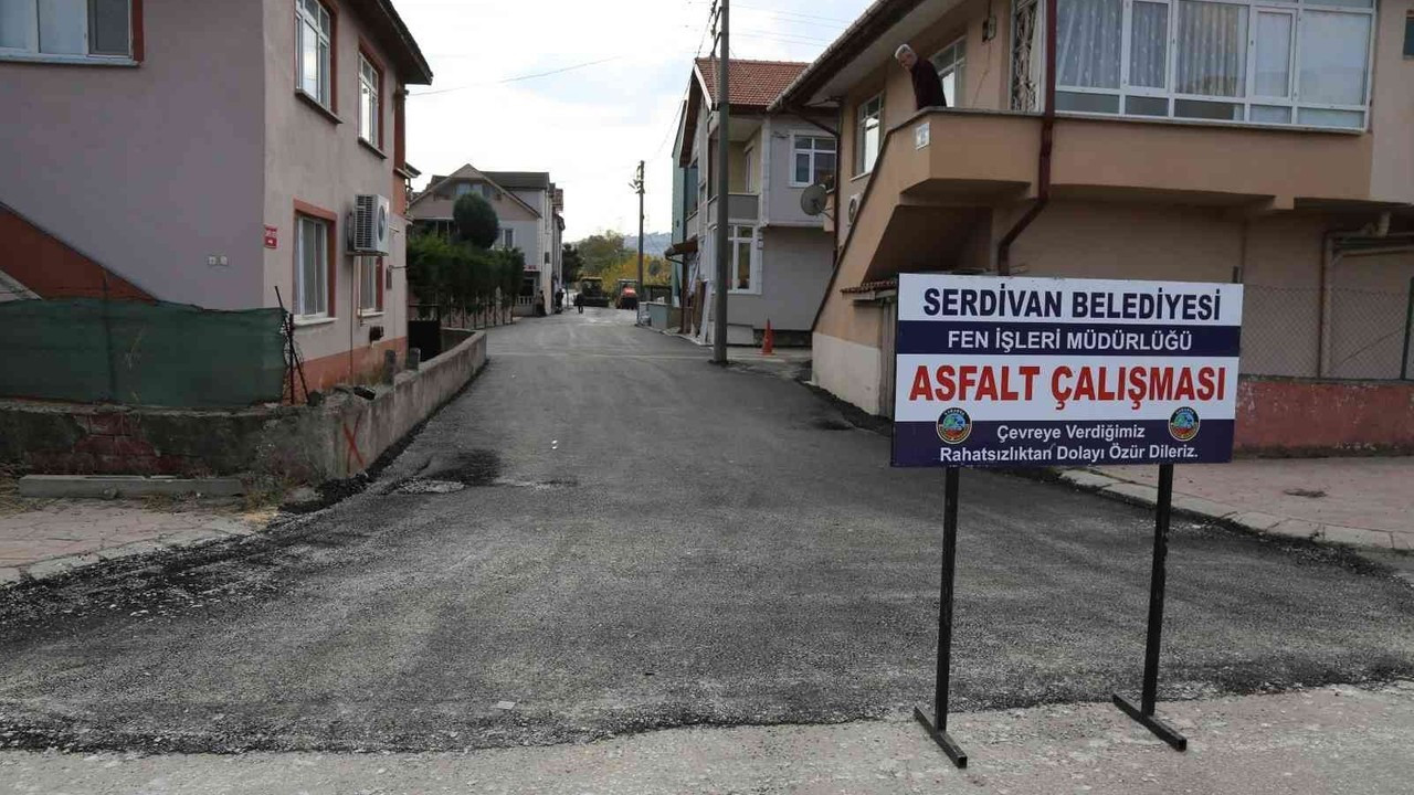 Serdivan’da 9 sokak daha asfaltlandı